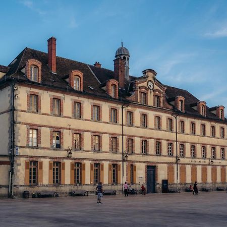 Le Clocher Du Chateau Фонтенбло Экстерьер фото